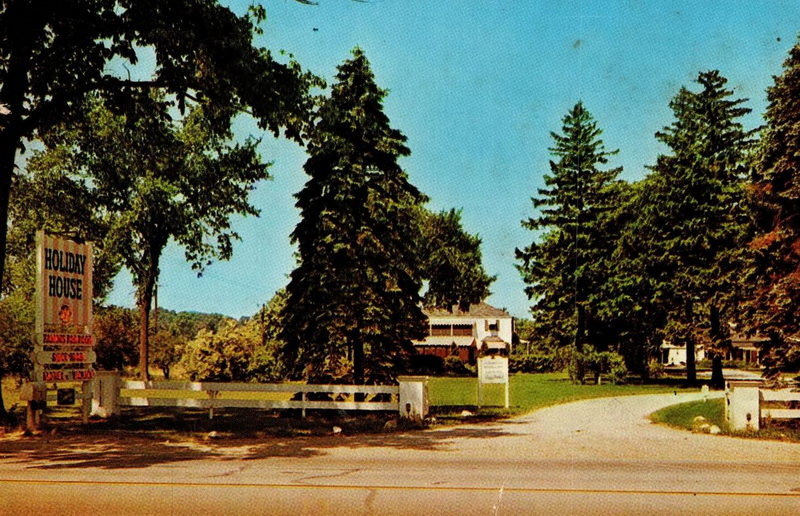 Holiday House (Shoreham Dining Room) - Postcard (newer photo)